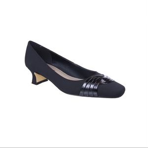 Easy Street Tidal Pointed Toe Pumps Sz 5